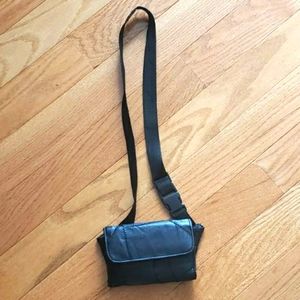 Chateau Black Crossbody Travel Wallet